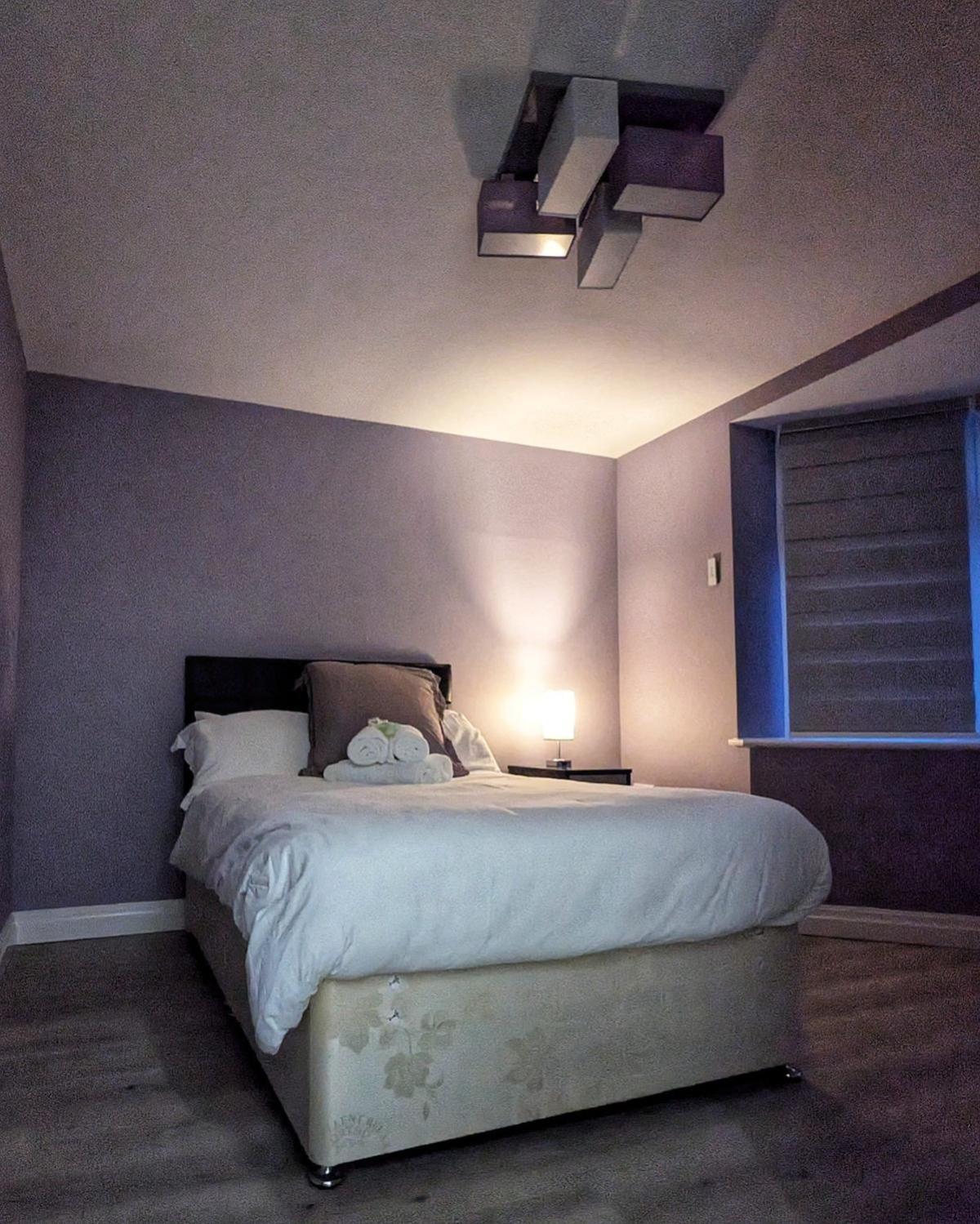 Beautiful 5 Bedroom Home Sleeps 12 People In Manchester Exterior foto